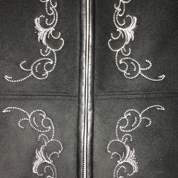 🔴SALE🔴 Izzi Black Suede Jacket 🖤 - Picture 3 of 5